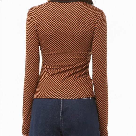 Brown checkered print long sleeve tee - Picture 3 of 5